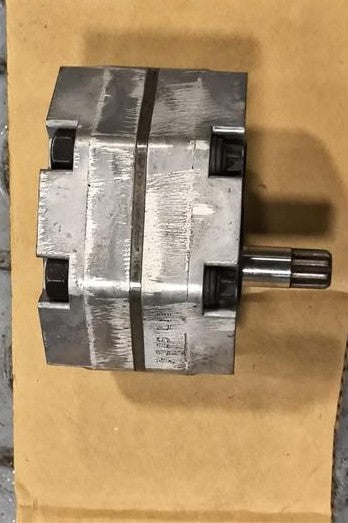 JLG - 7013747 - PUMP ASSEMBLY