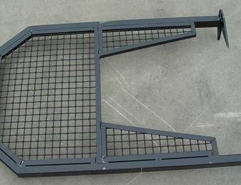 JOHN DEERE AFTERMARKET - PV686 - FRONT BRUSH SCREEN