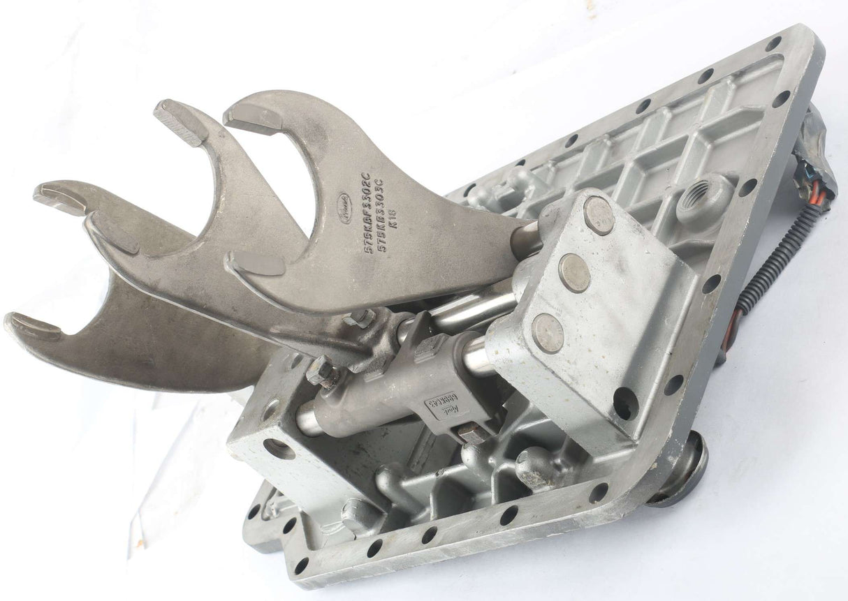 MACK - 110KB422X - COVER ASM