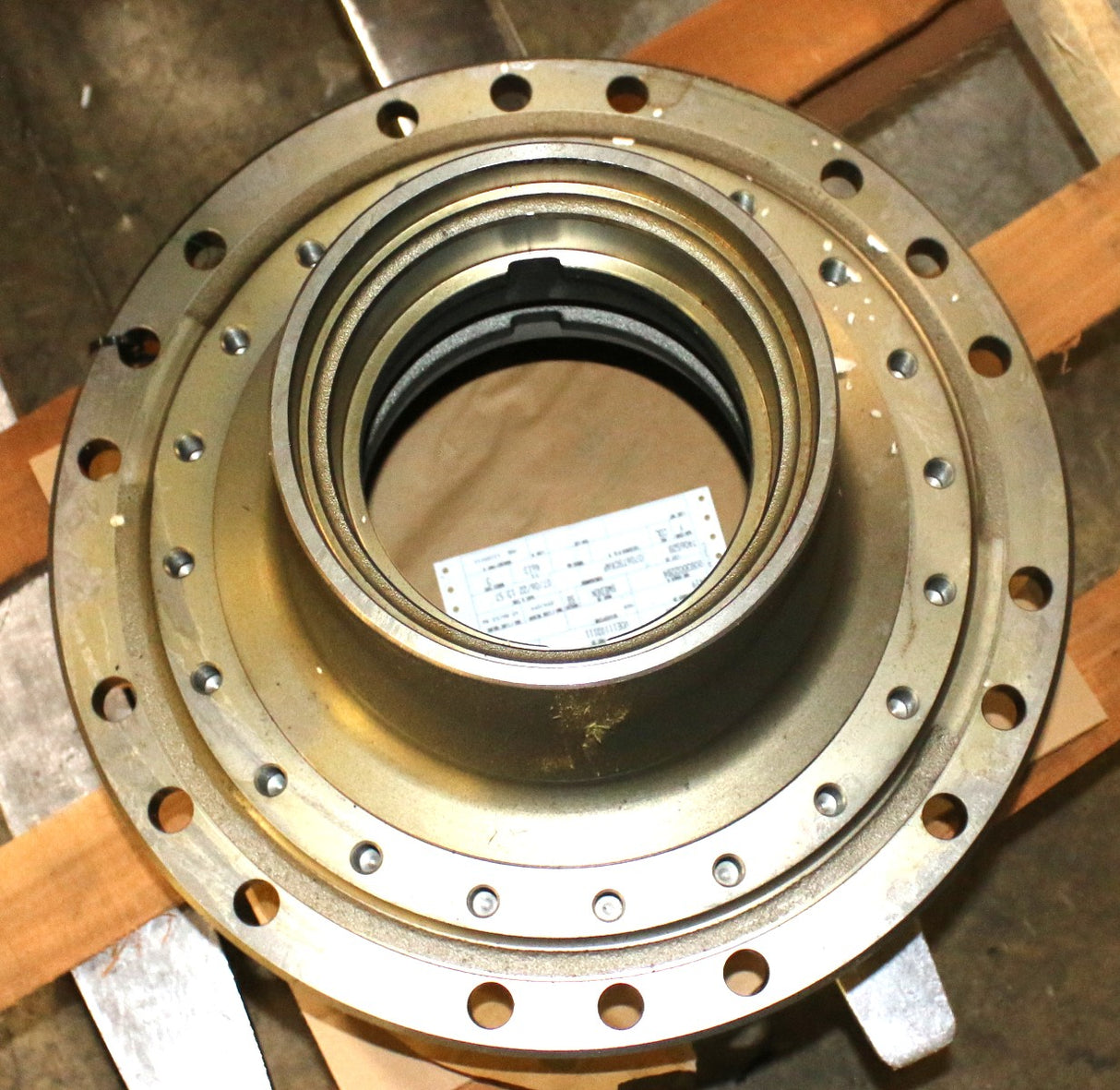 VOLVO - 11103111 - HUB