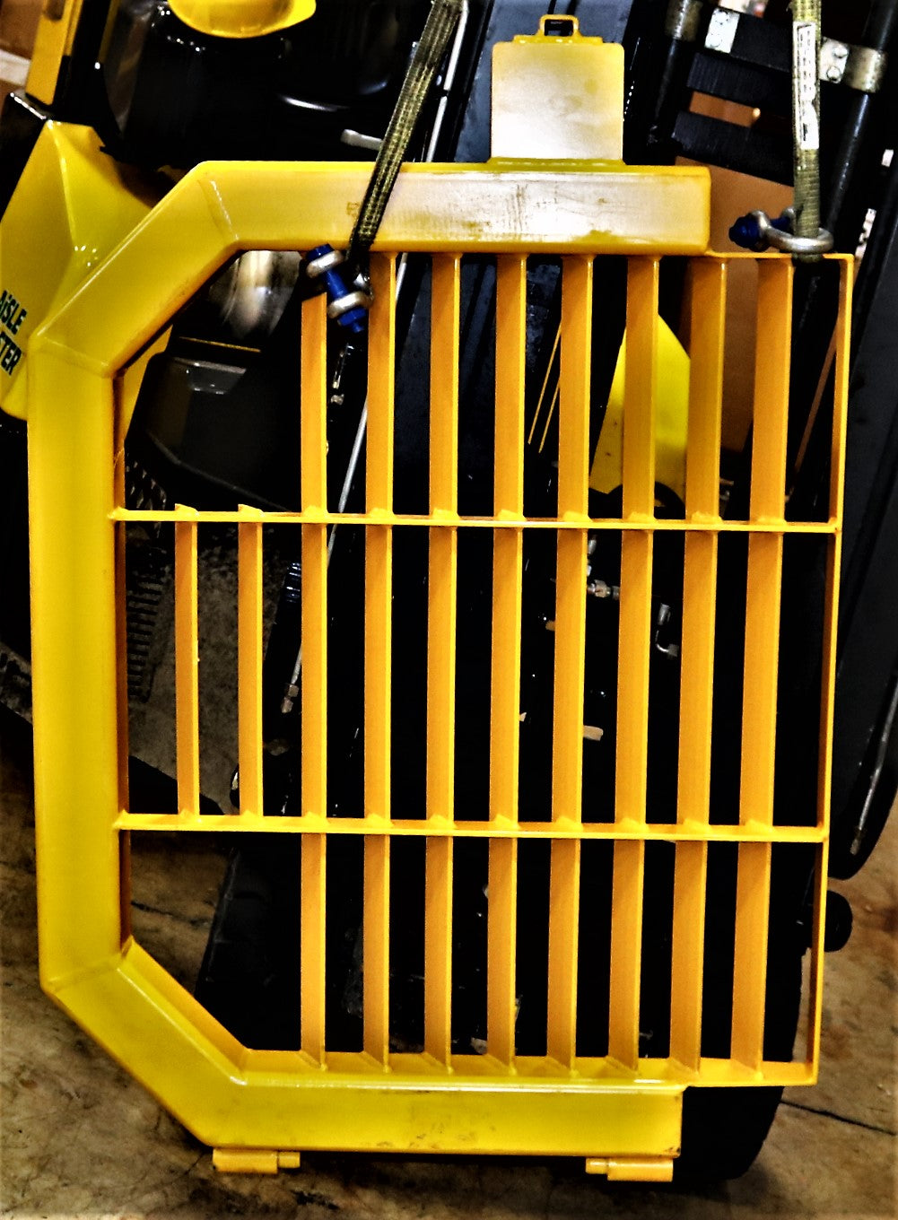 VOLVO - 11198227 - PROTECTING GRATING