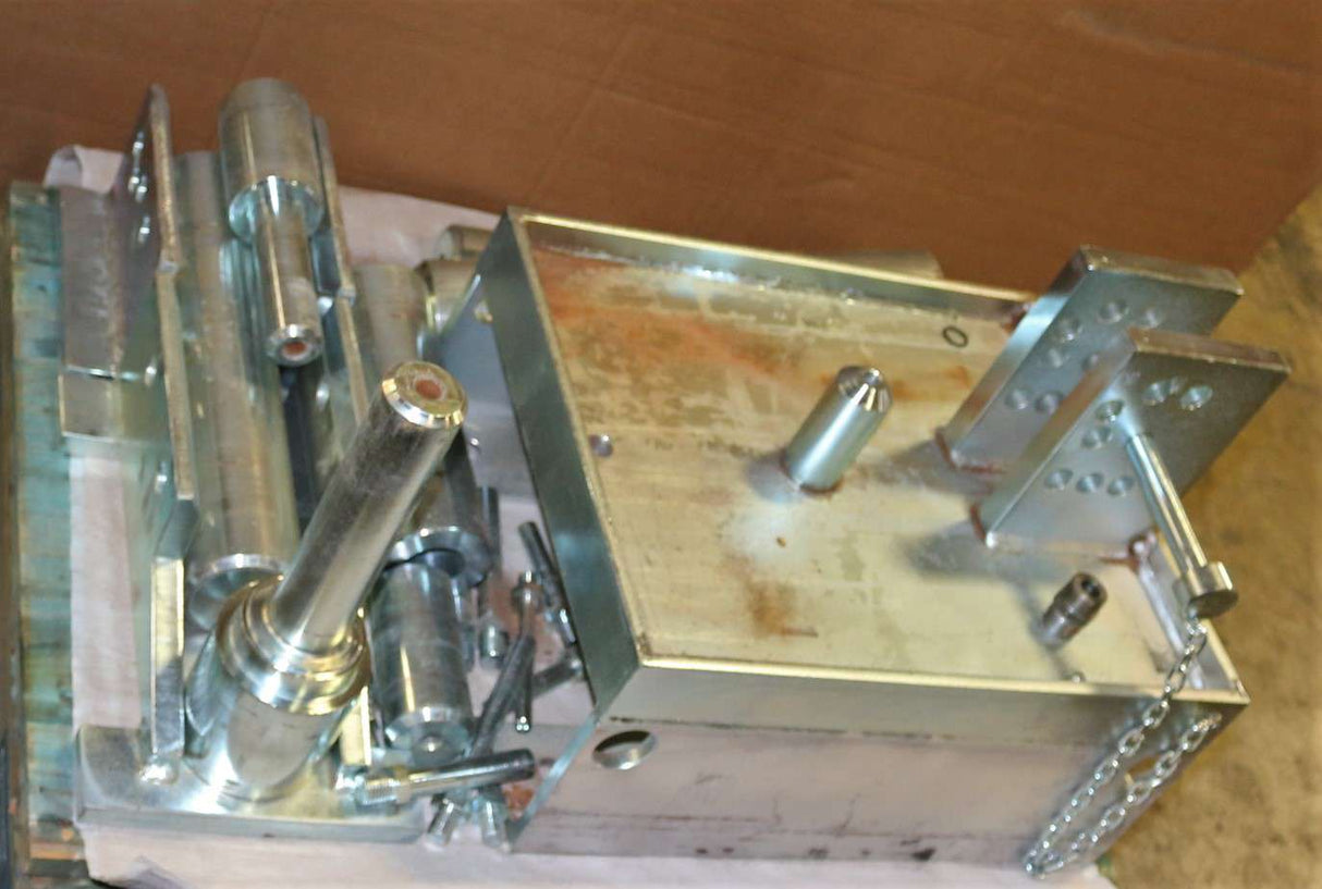 VOLVO - 11666170 - FIXTURE