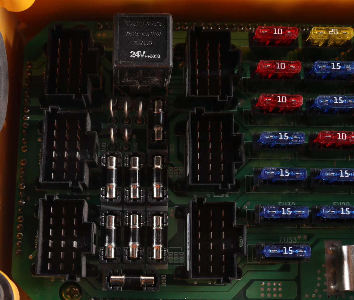 VOLVO - 14553368 - FUSE BOX