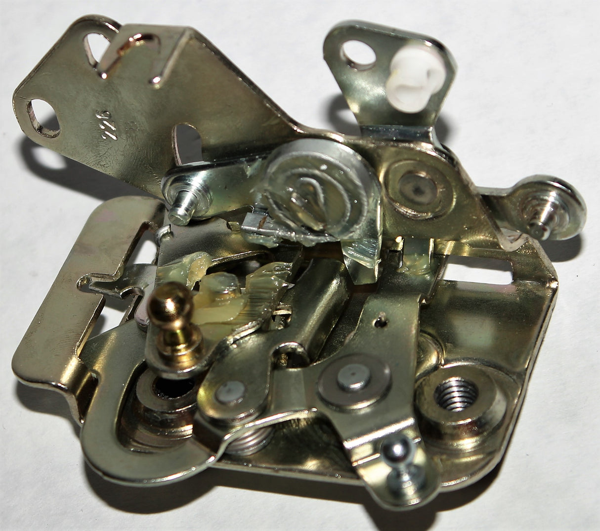 VOLVO - 1610882 - DOOR LOCK L.H.