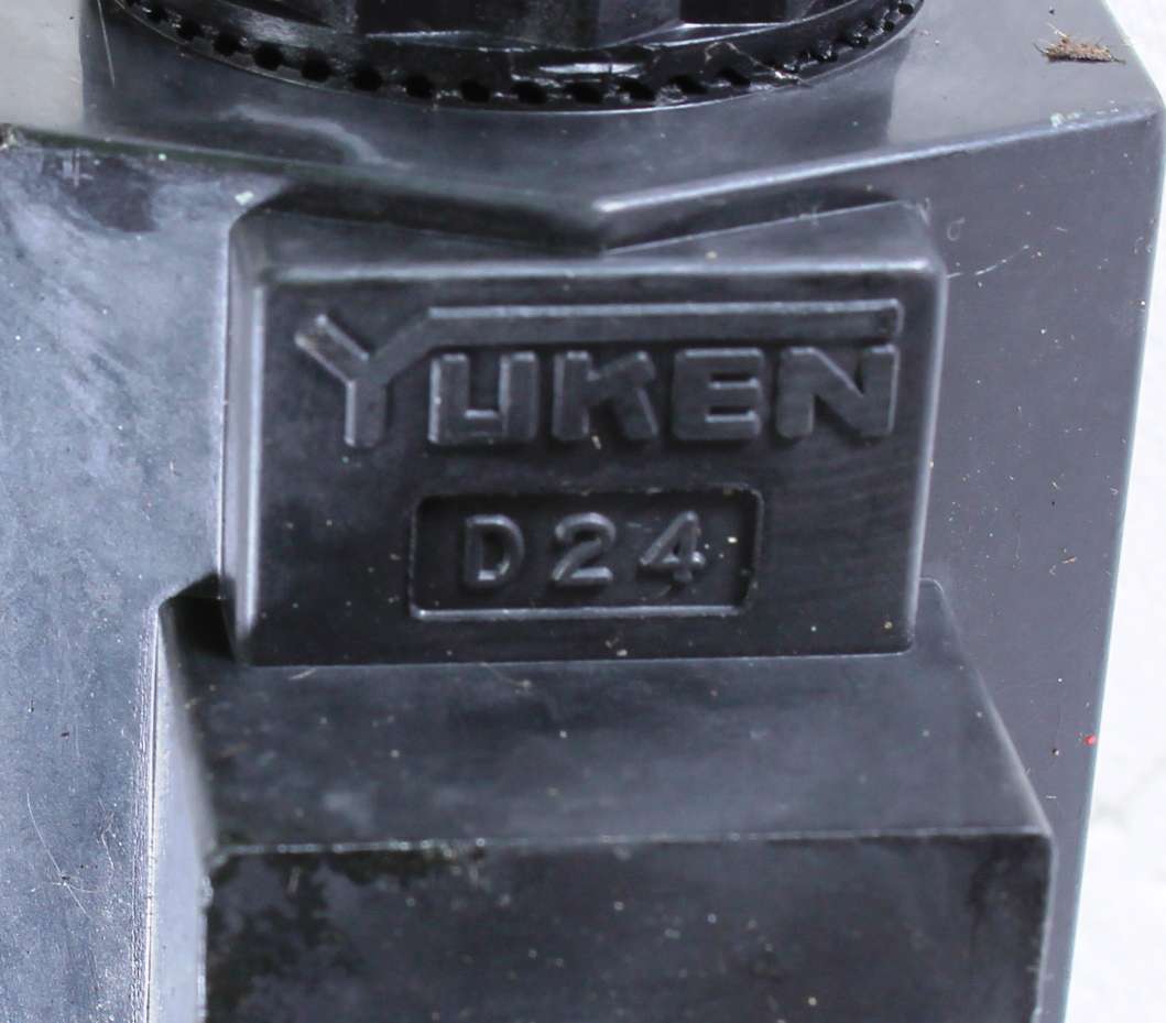 KOMATSU - 203-60-56500 - VALVE