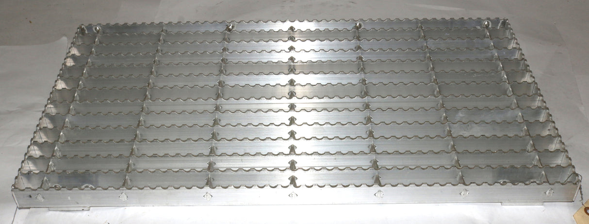 MACK - 39QL3283P2 - TREADPLATE