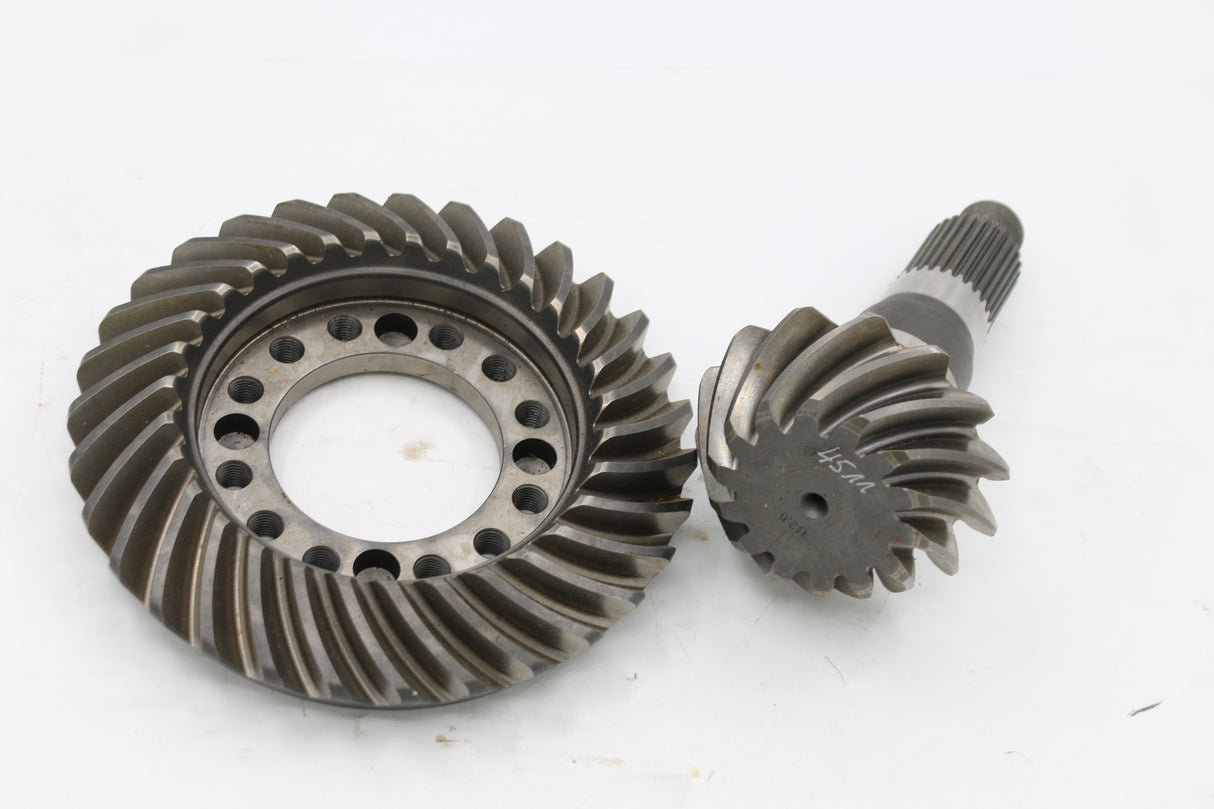 ZF - 4472-219-061 - BEVER GEAR SHAFT
