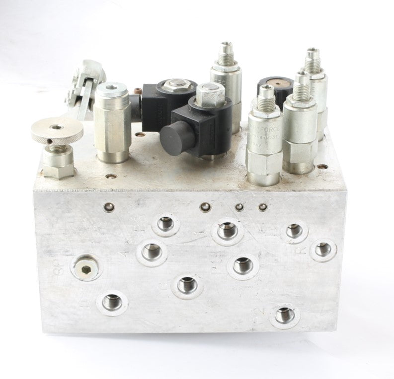 JLG - 4641157 - VALVE
