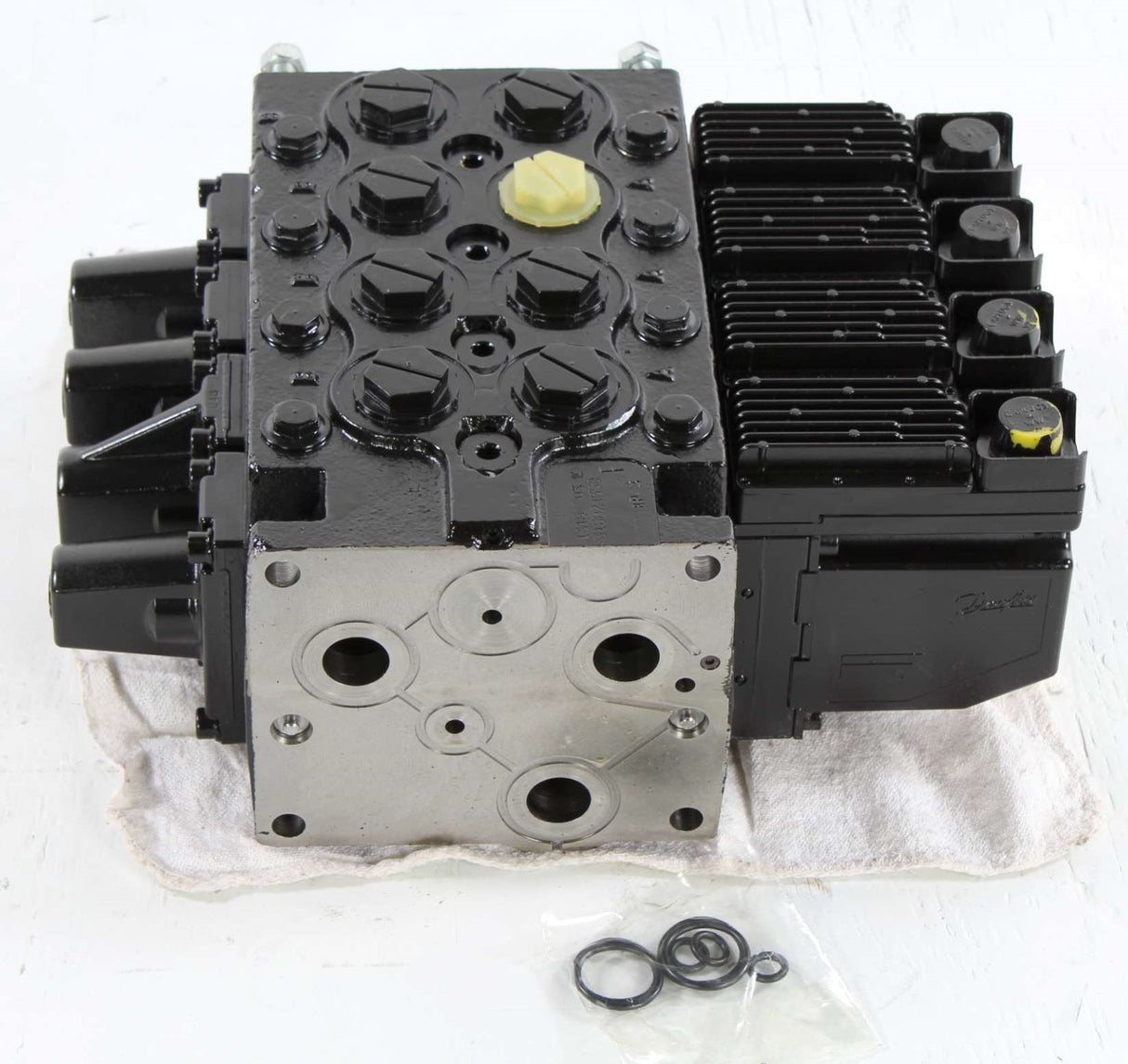FERMEC - 6190425M91 - CONTROL VALVE ASSEMBLY