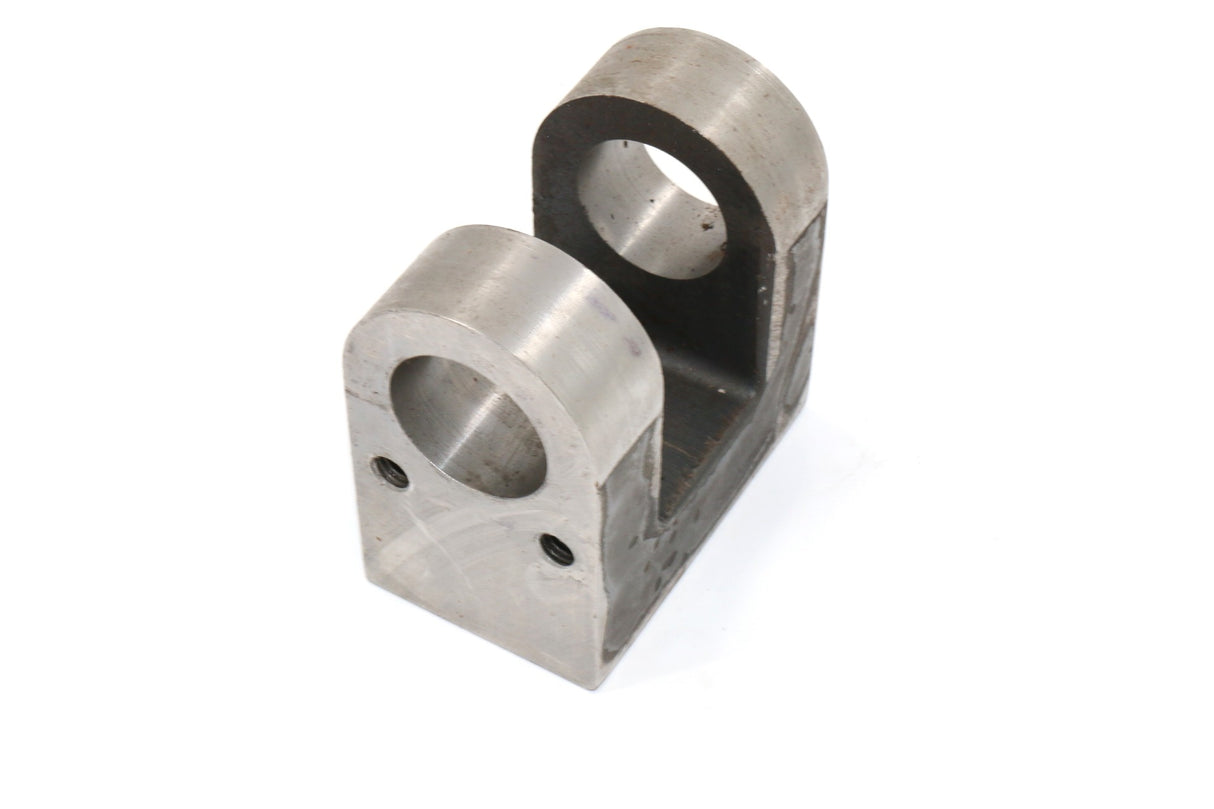 VOLVO - 62262 - LUG TAPPED