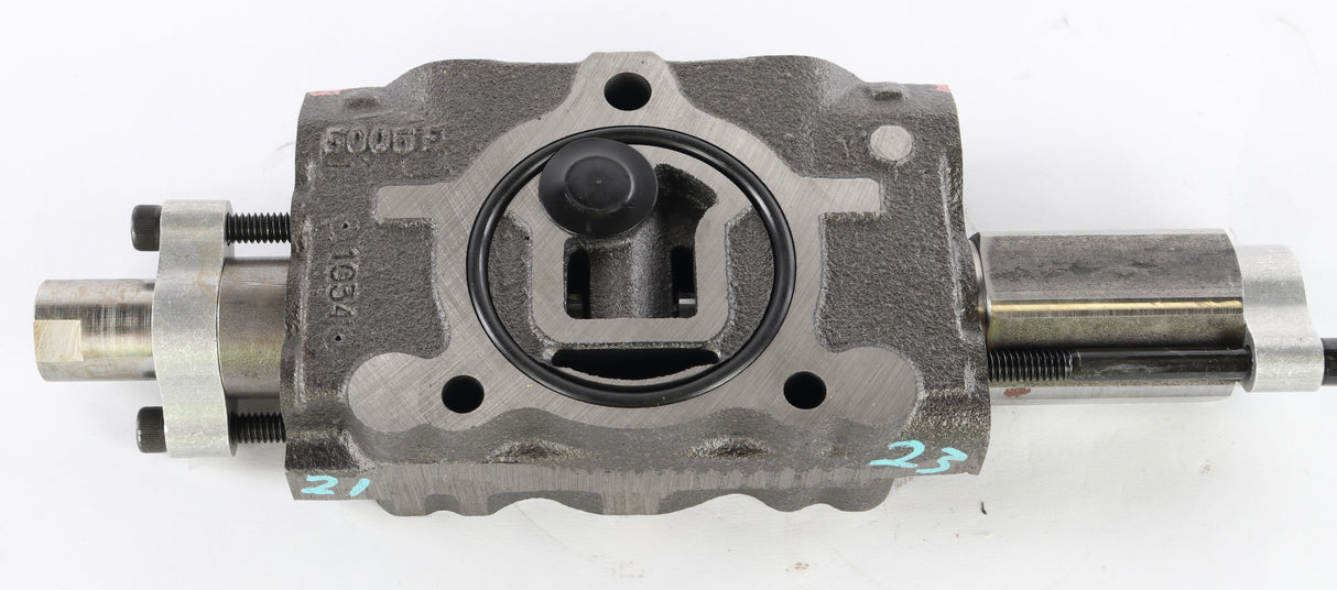 BOBCAT - 6670573 - VALVE - SECTION
