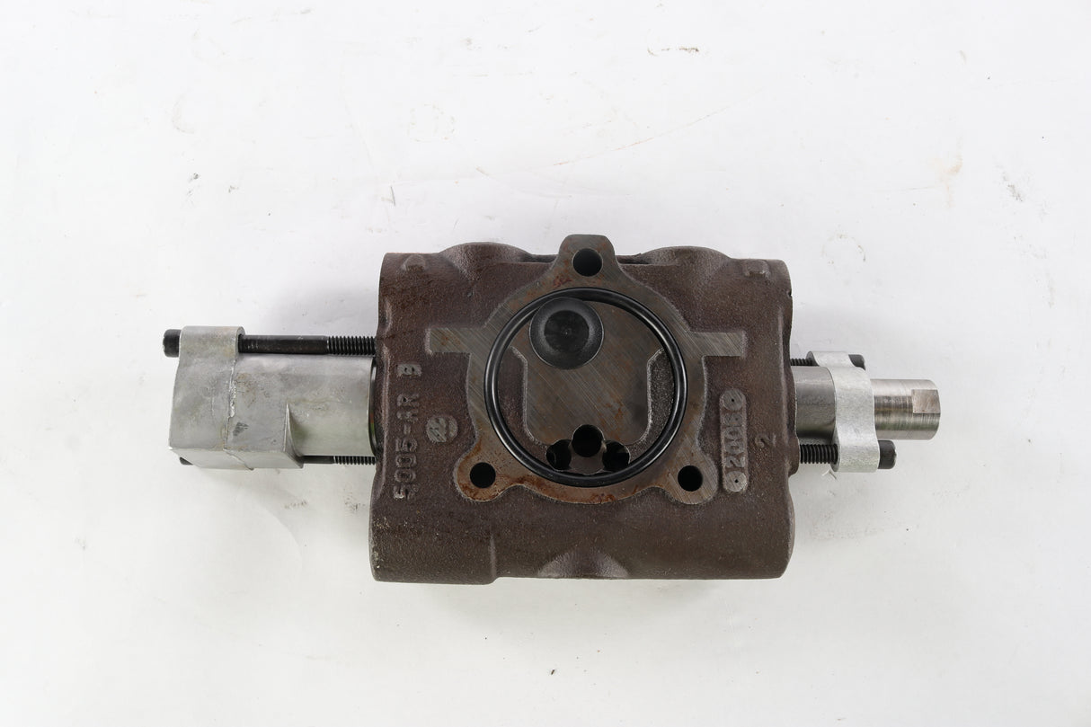 BOBCAT - 6677441 - VALVE - SECTION