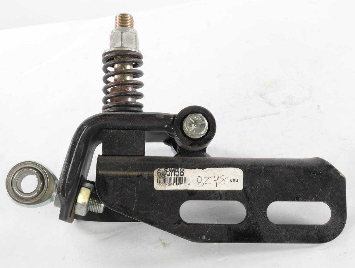 MACK - 68QM58 - HOOD HINGE BRACKET