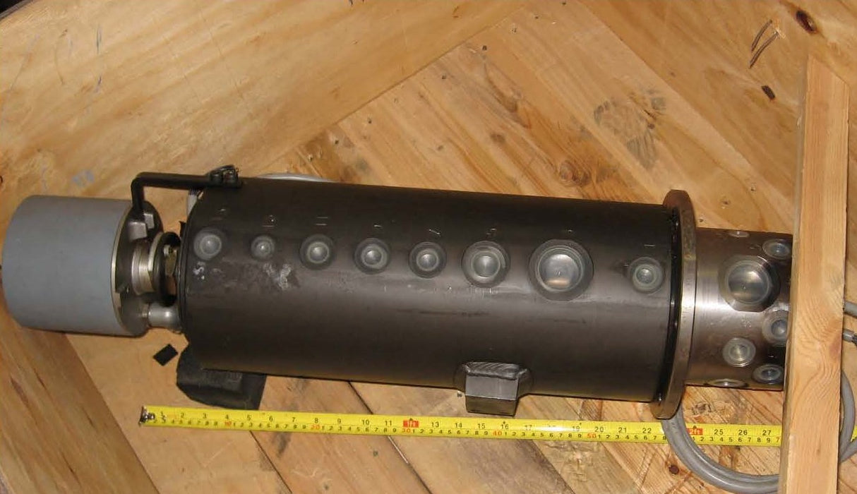 GRADALL - 80233321 - CENTER PIN SWIVEL ASSM