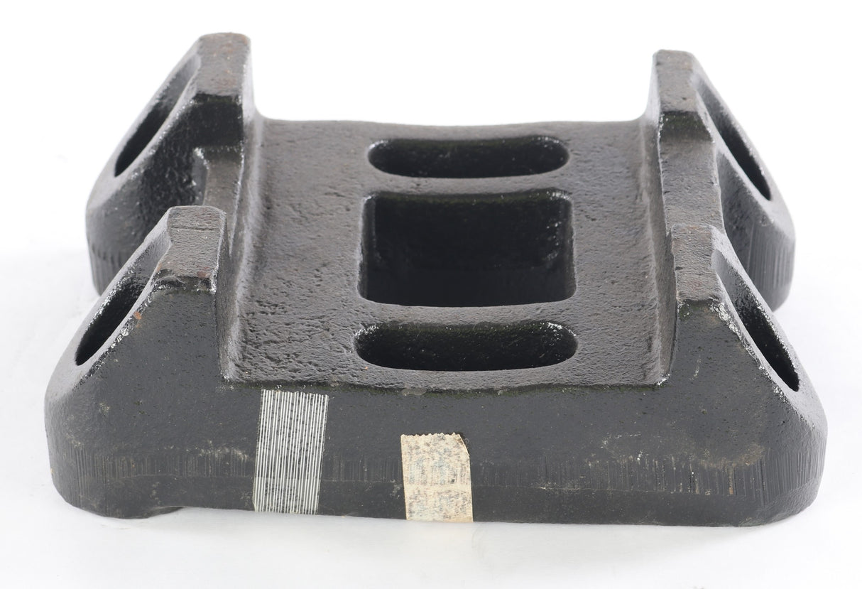 VOLVO - 8084282 - BOTTOM LEAF SPRING PLATE