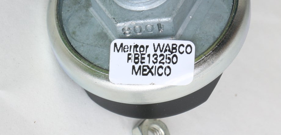 MACK - 8235-RBE13250 - SWITCH PRESSURE AIR 5 PSI