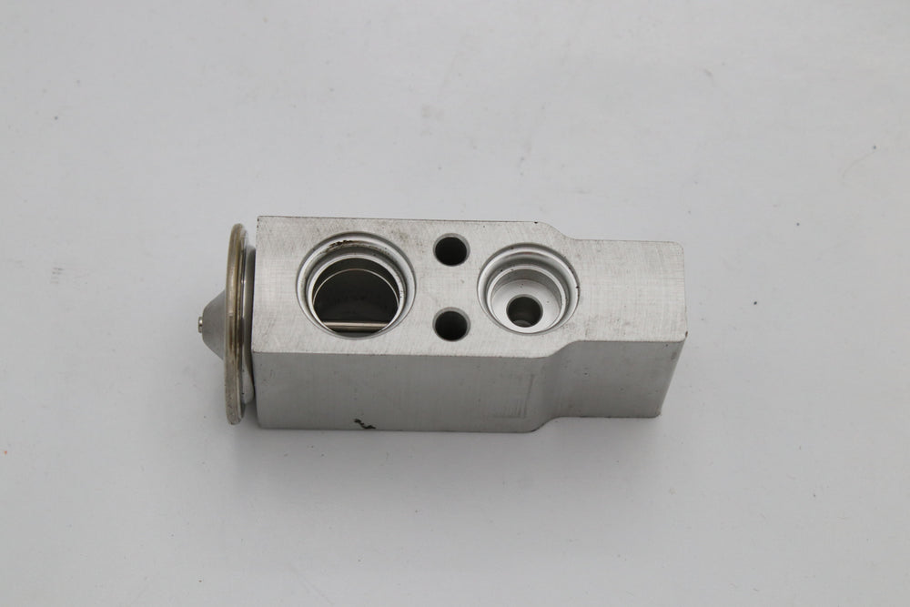 VOLVO - 85104197 - EXPANSION VALVE