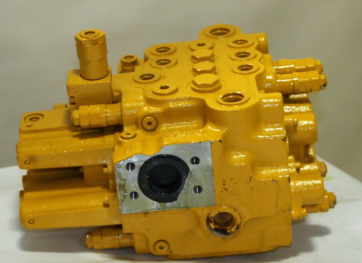 JOHN DEERE - AP35929 - ACTUATED CONTROL VAVLE