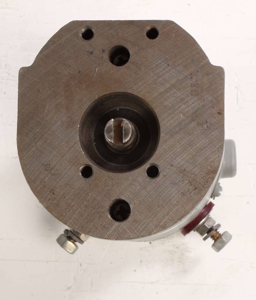JOHN DEERE - AR89989 - MOTOR 24V DC 2.5 A 2300 RPM