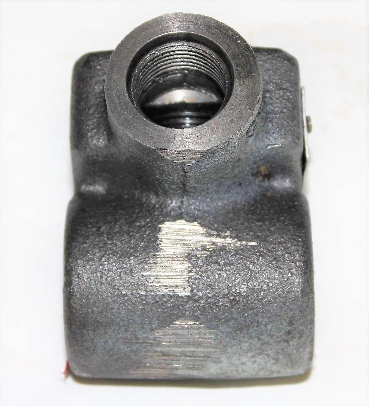 JOHN DEERE - AT119013 - RELIEF VALVE 3000 MAX PSI