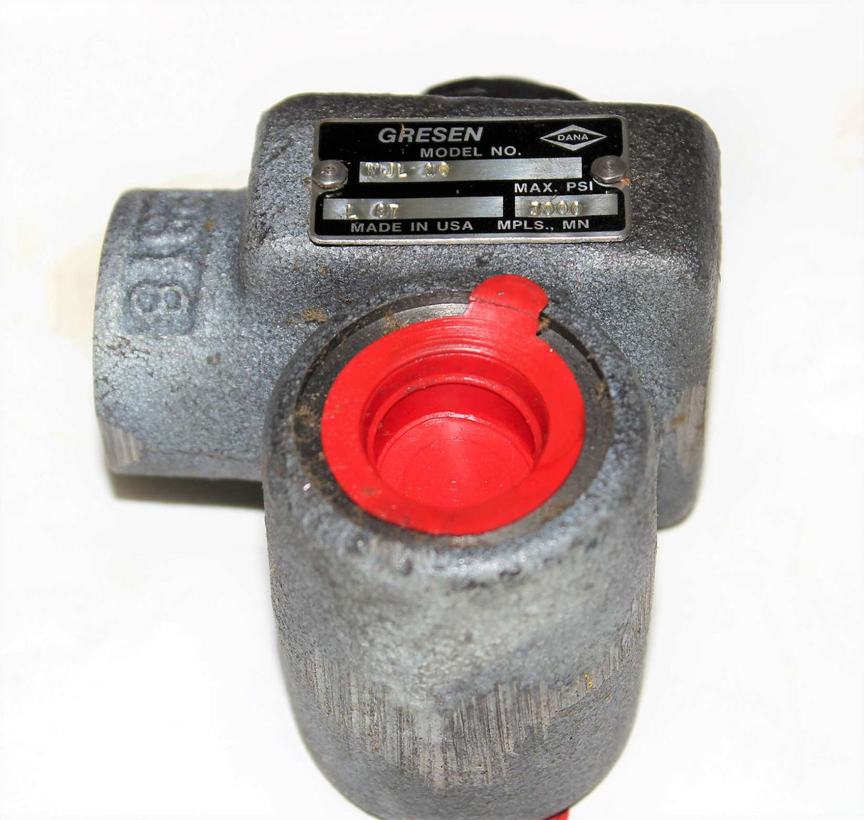 JOHN DEERE - AT119013 - RELIEF VALVE 3000 MAX PSI