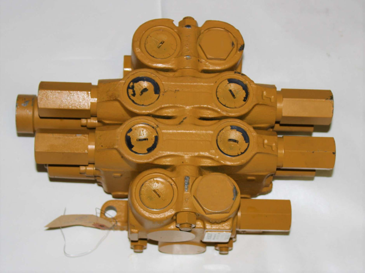 JOHN DEERE - F121971 - VALVE