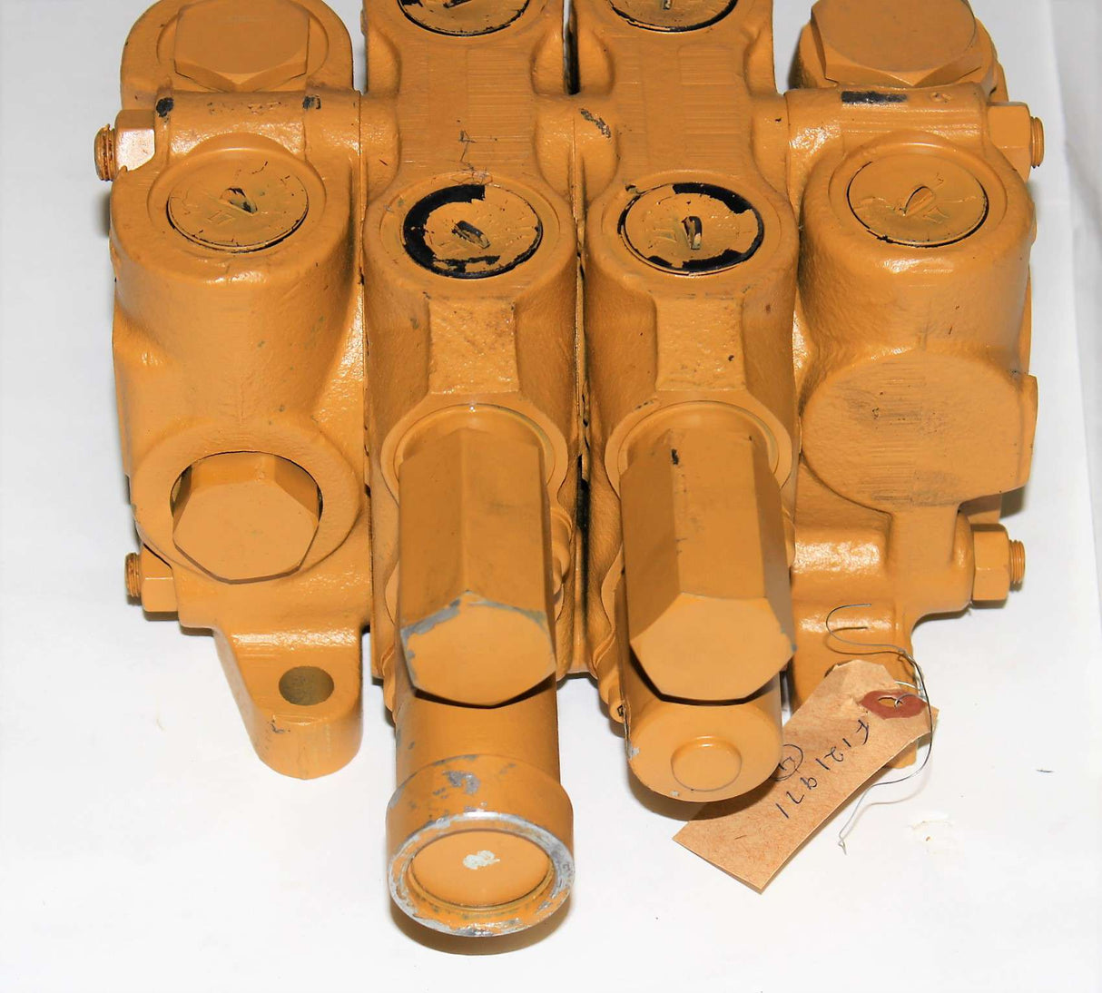 JOHN DEERE - F121971 - VALVE