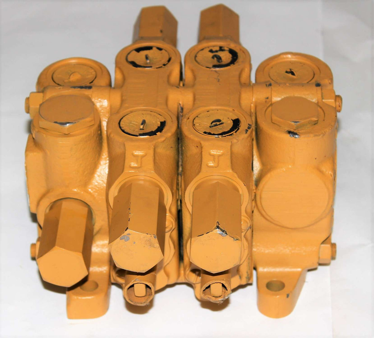 JOHN DEERE - F121971 - VALVE
