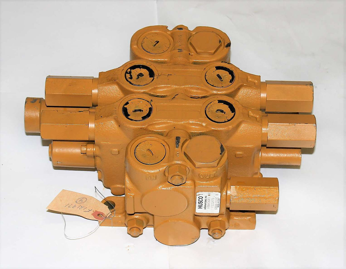 JOHN DEERE - F121971 - VALVE
