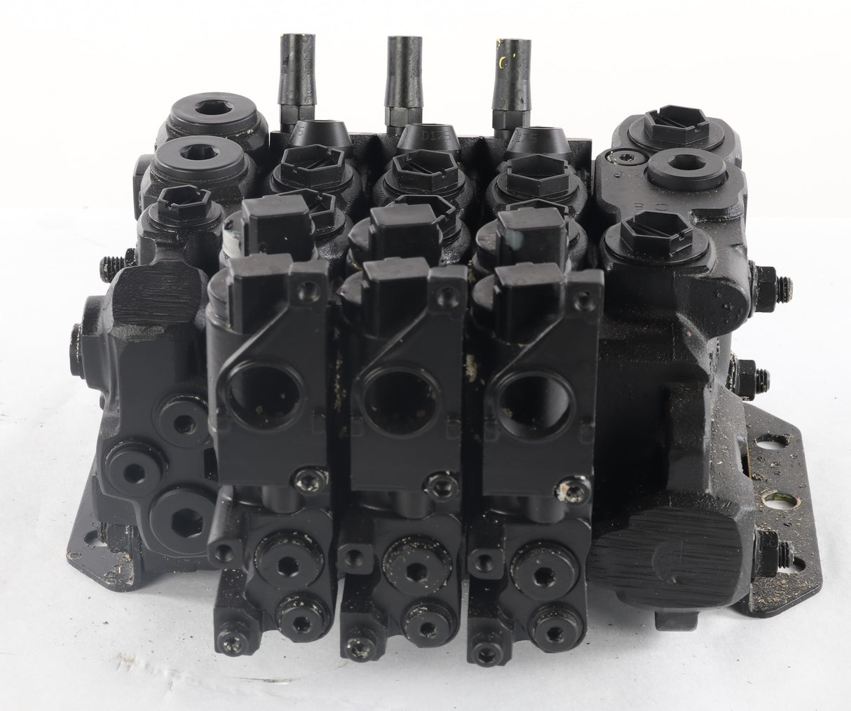 PARKER - L90LS-03-SE10-047 - THREE SPOOL HYDRAULIC CONTROL VALVE