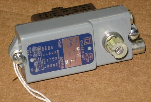 IWS - MEB2312 - SQUARE D LIMIT SWITCH LOT OF 4