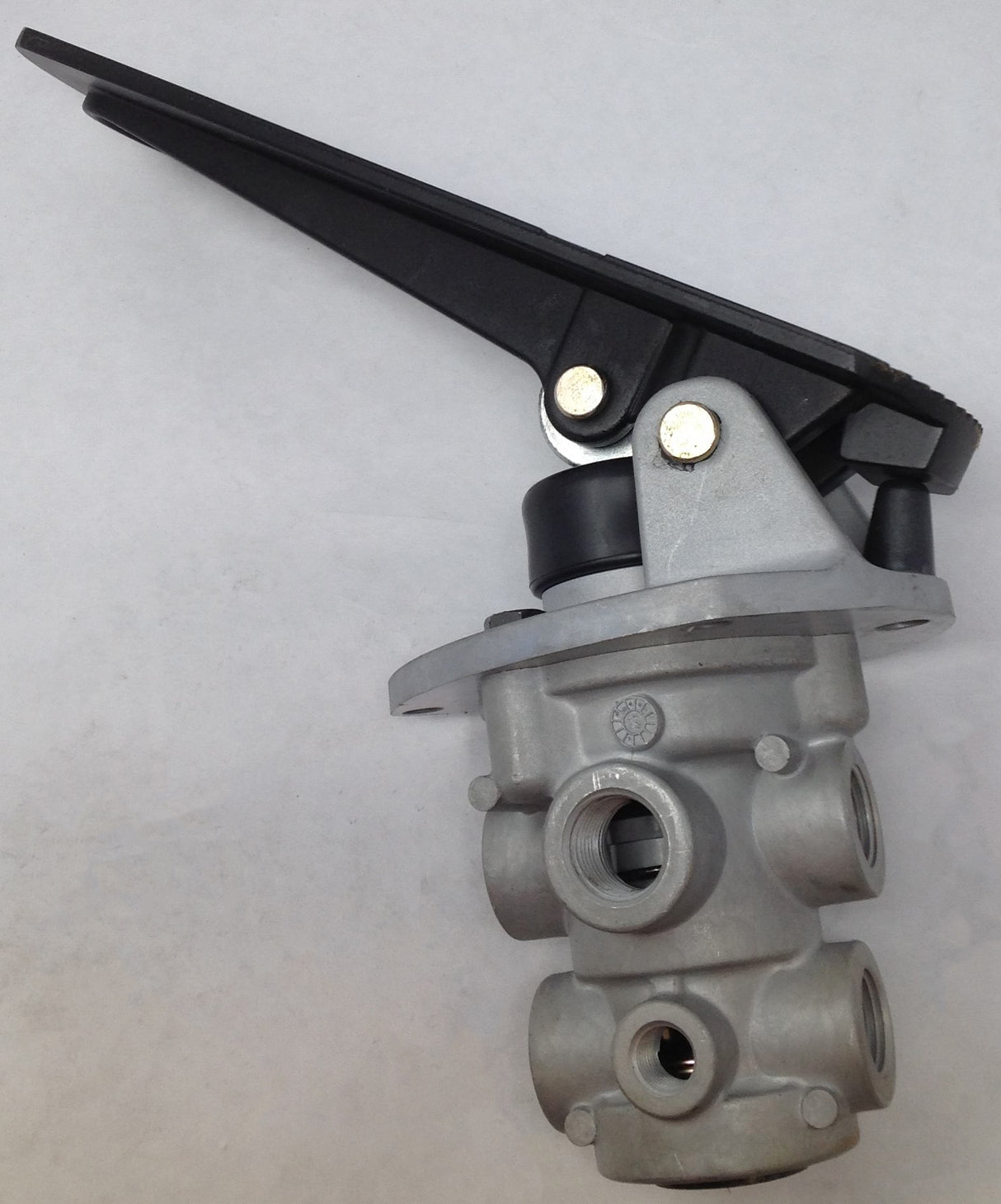 HALDEX MIDLAND - N30072FB - SINGLE CIRCUIT FOOT OPERATED SERVICE BRAKE W/PEDAL