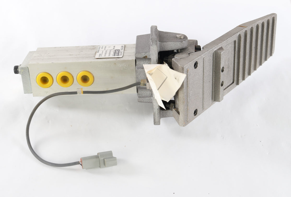 KOMATSU - PB9453 - PEDAKBRAKE VALVE