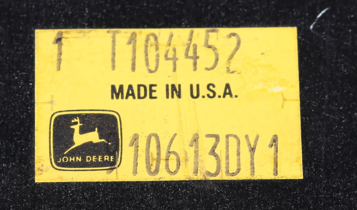 JOHN DEERE - T104452 - BUSHING