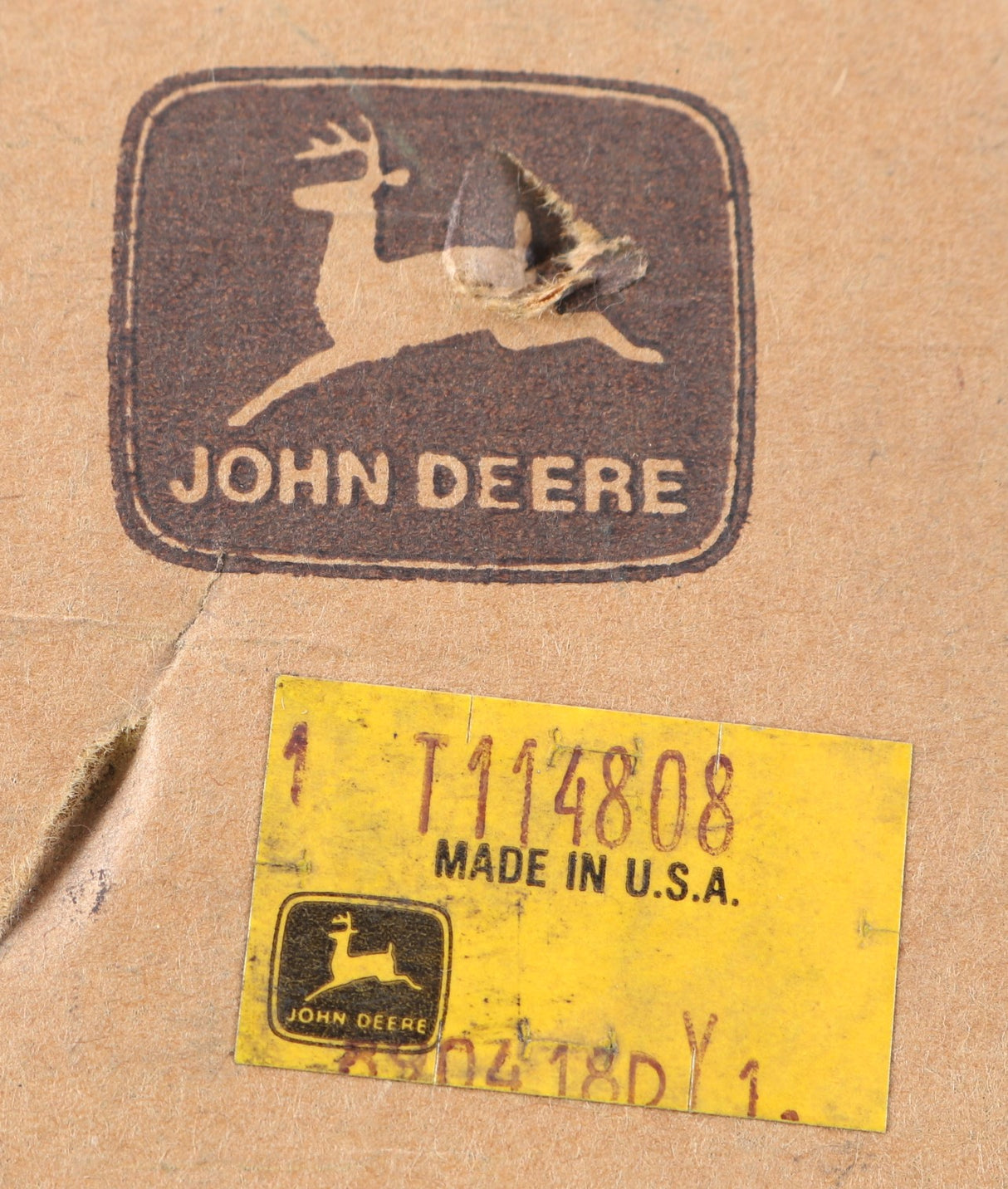 JOHN DEERE - T114808 - MANIFOLD