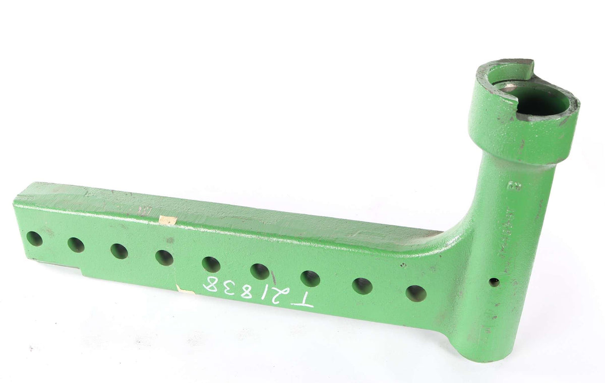JOHN DEERE - T21838 - AXLE KNEE