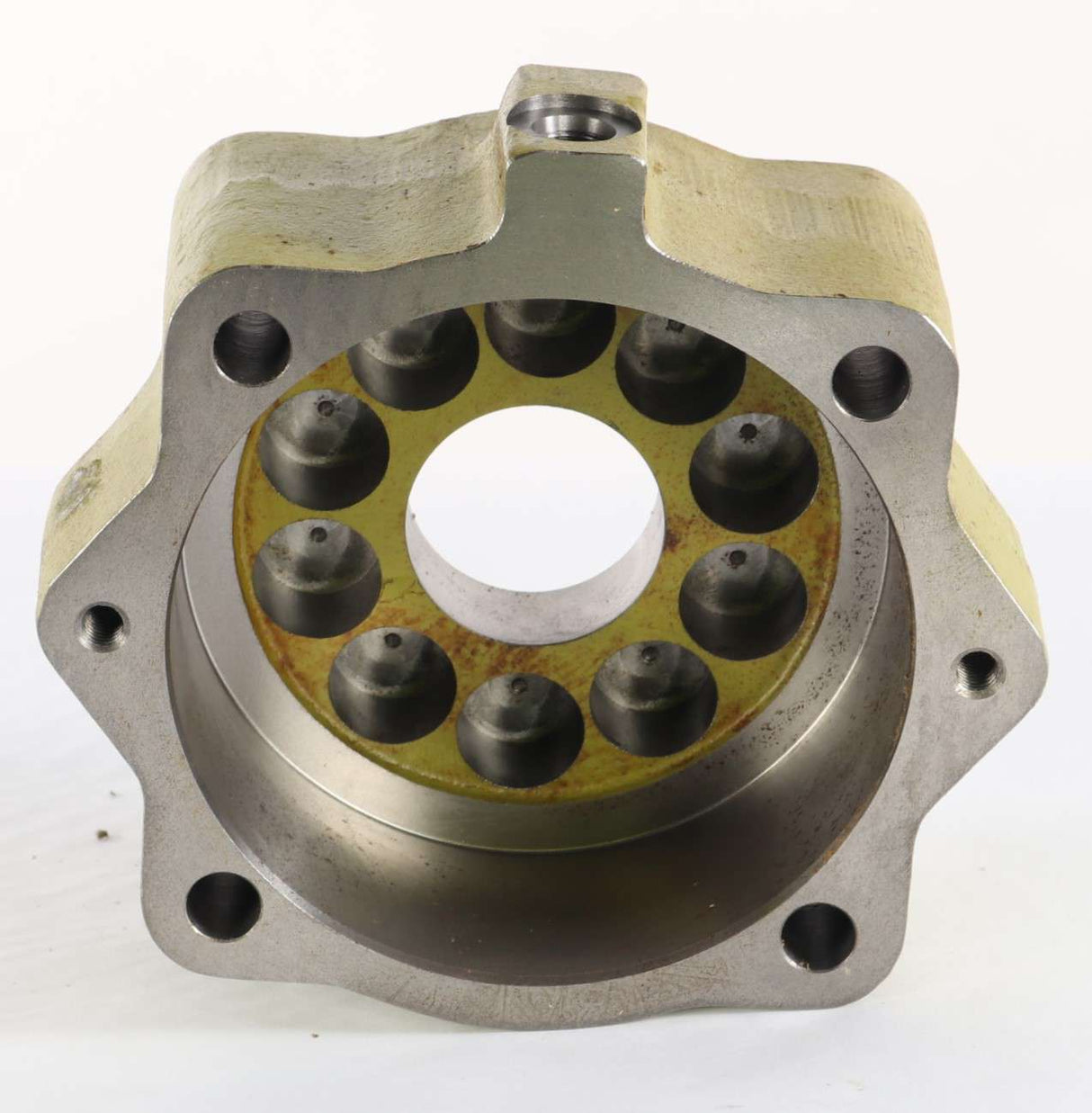 JOHN DEERE - T63825 - HOUSING