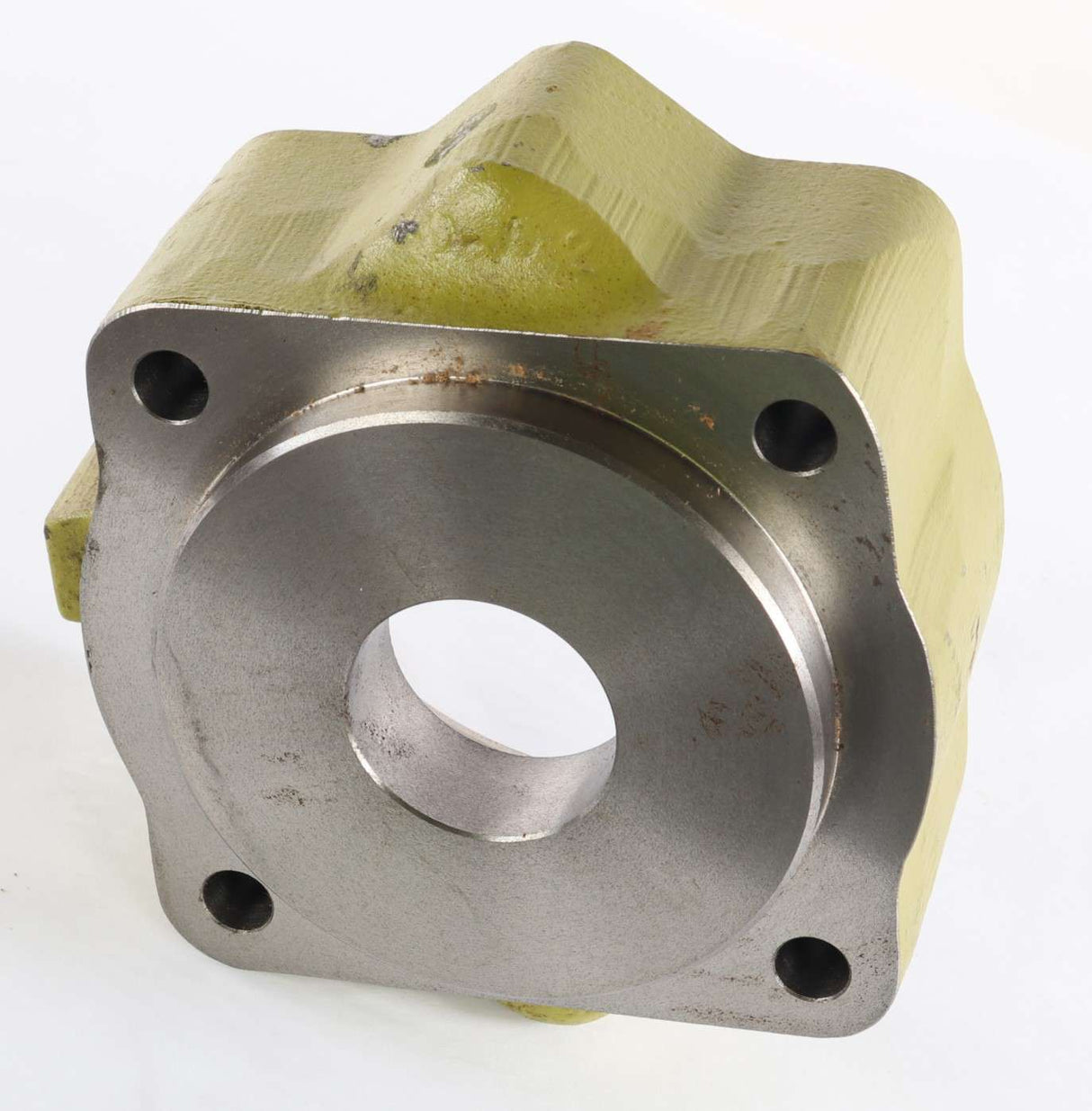 JOHN DEERE - T63825 - HOUSING