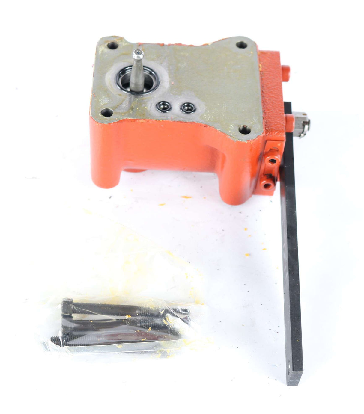 JOHN DEERE - TH104525 - VALVE