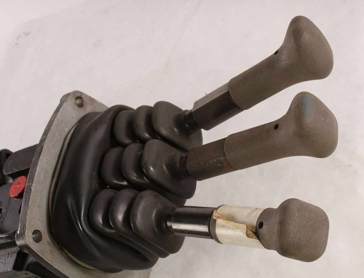 DAVID BROWN - V0605AGB95L - RMT CONT VALVE_