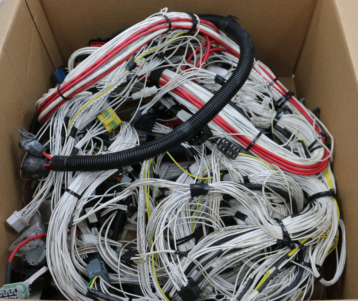 AUTOCAR - A8730061-003 - HARNESS-MAIN CB SD G4 FI XED W