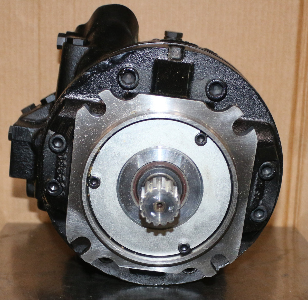 VOLVO - 20258349 - HYDRAULIC MOTOR