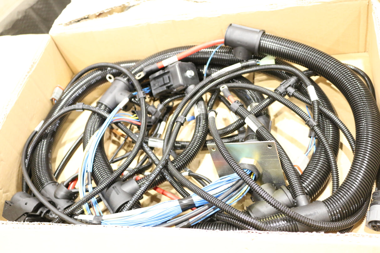 TEREX FUCHS - 0736007020 - WIRE HARNESS(ENGINE SURROUND)