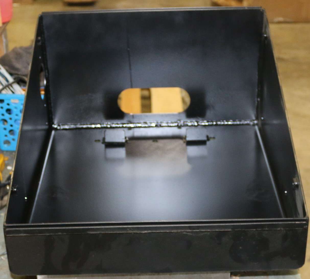 AUTOCAR - A8120082-001 - BATTERY BOX PAINTED STEE