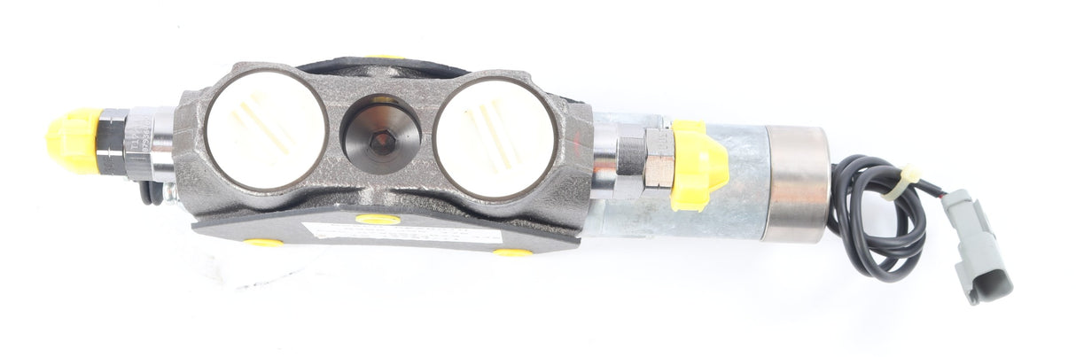VOLVO - 15184817 - DIRECTIONAL CONTROL VALVE