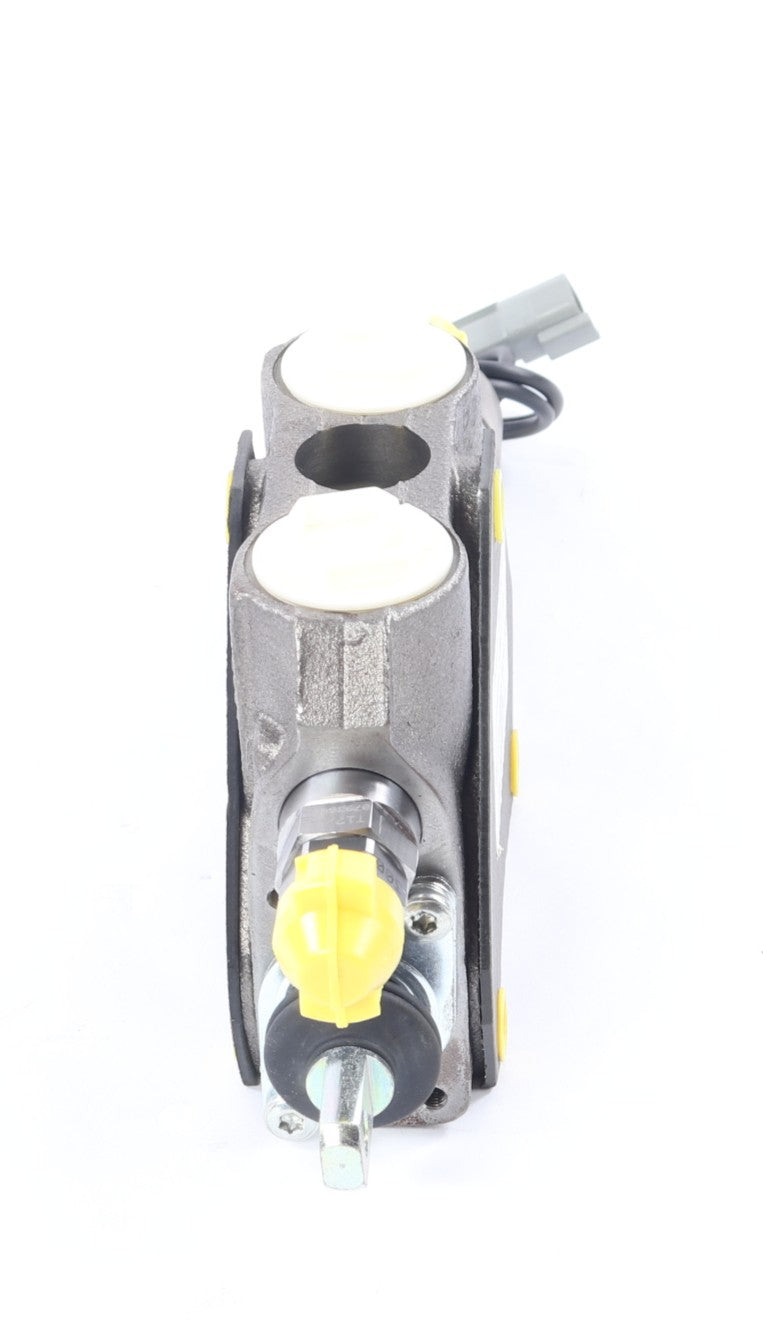 VOLVO - 15184817 - DIRECTIONAL CONTROL VALVE