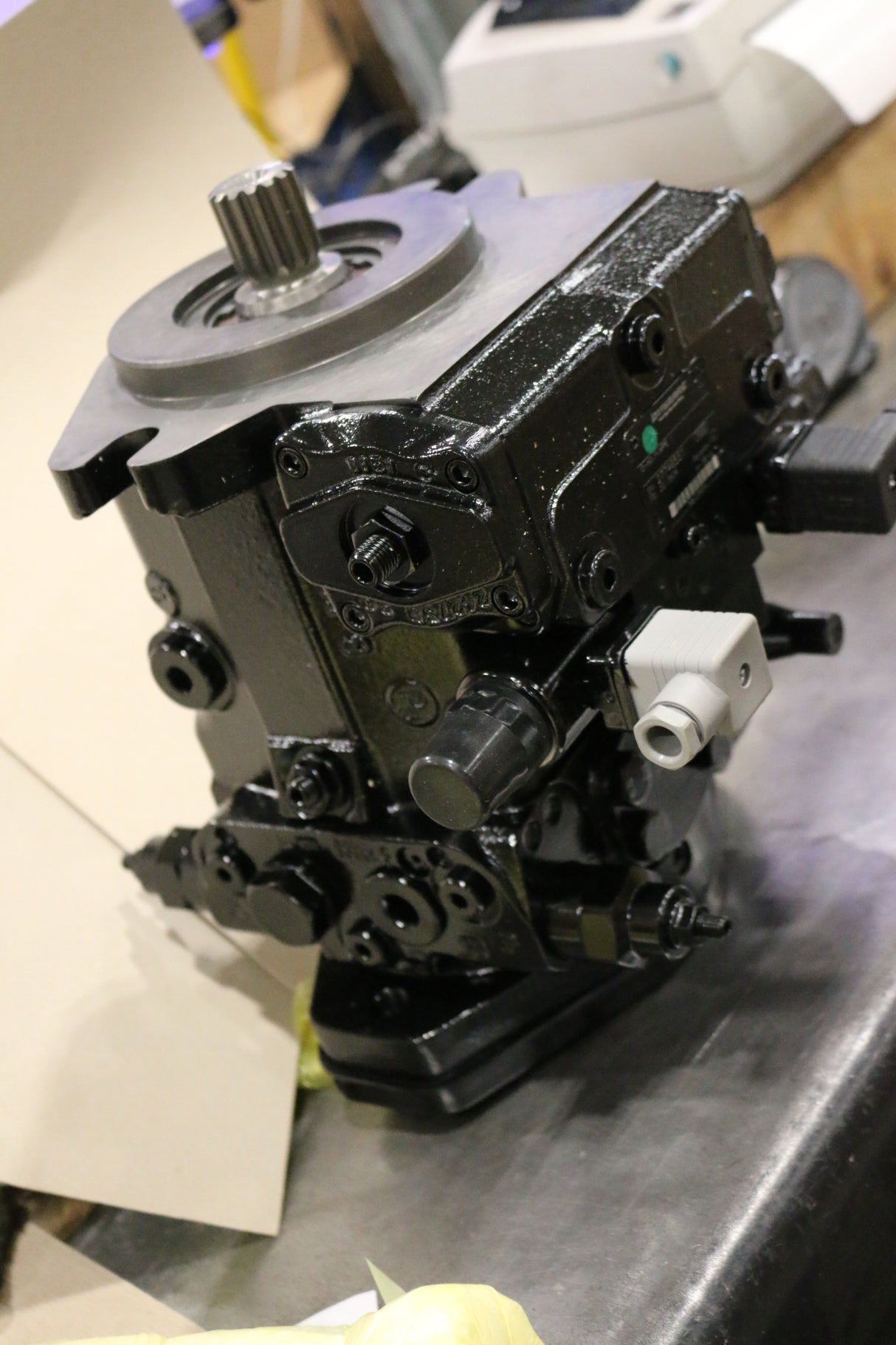 DYNAPAC - D967045592 - PUMP STEP 1