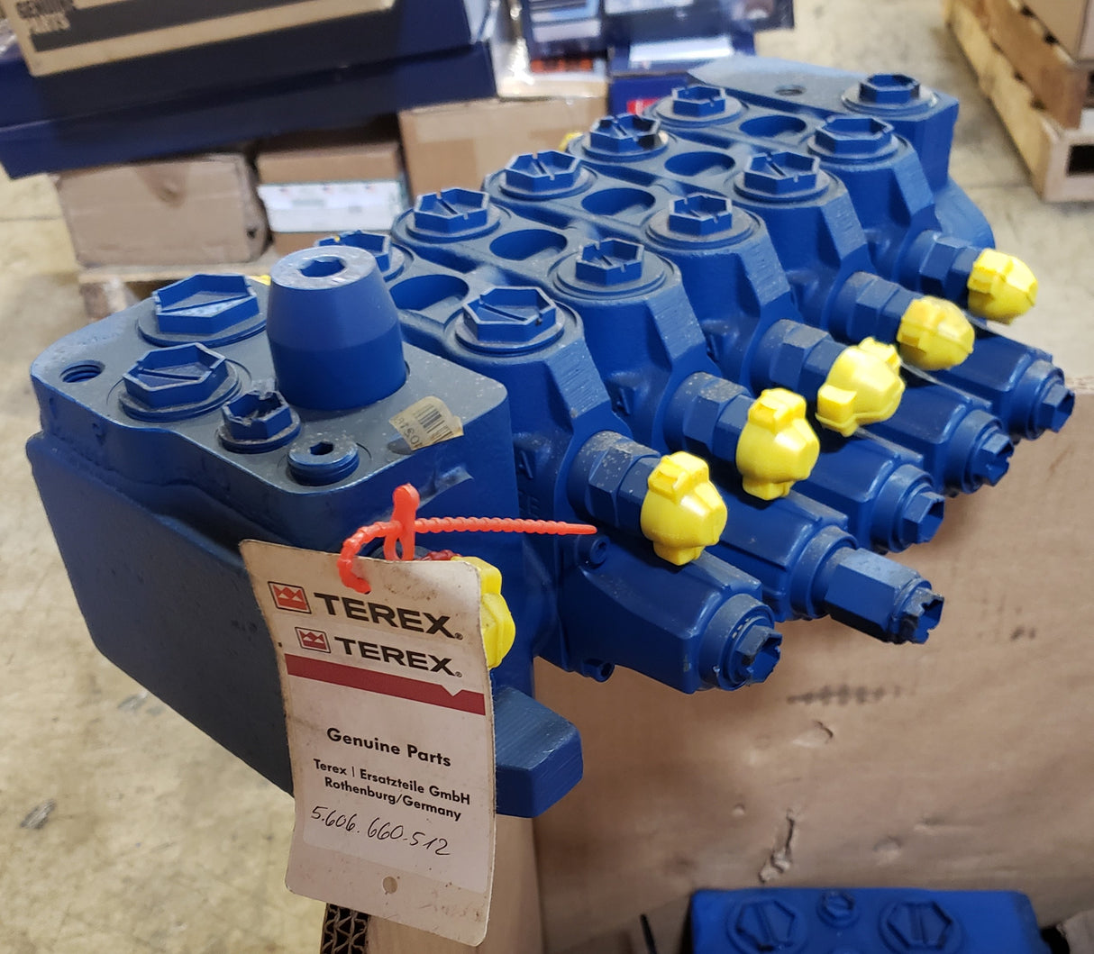 TEREX FUCHS - 5606661850 - CONTROL VALVE
