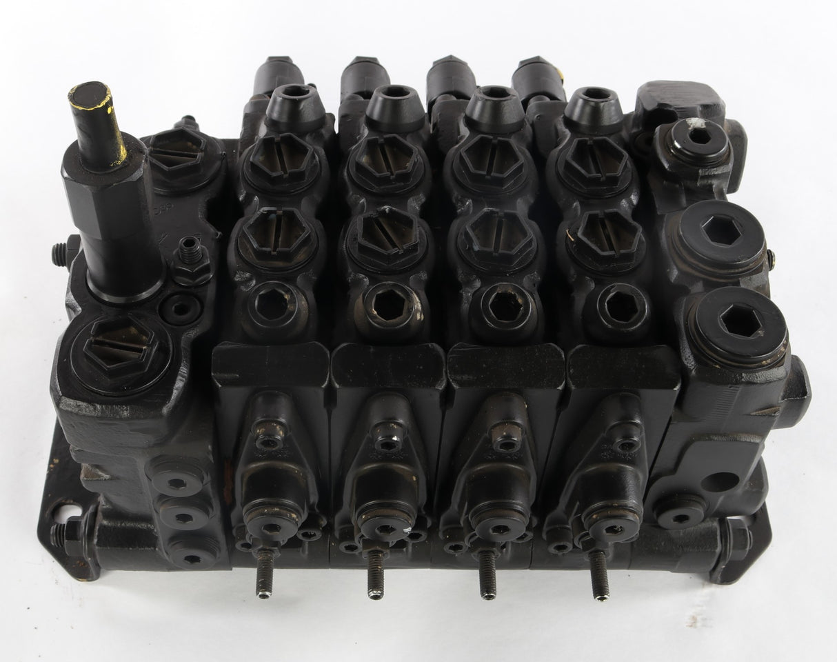 PARKER - L90LS-04-DE01-111D - FOUR SPOOL HYDRAULIC CONTROL VALVE