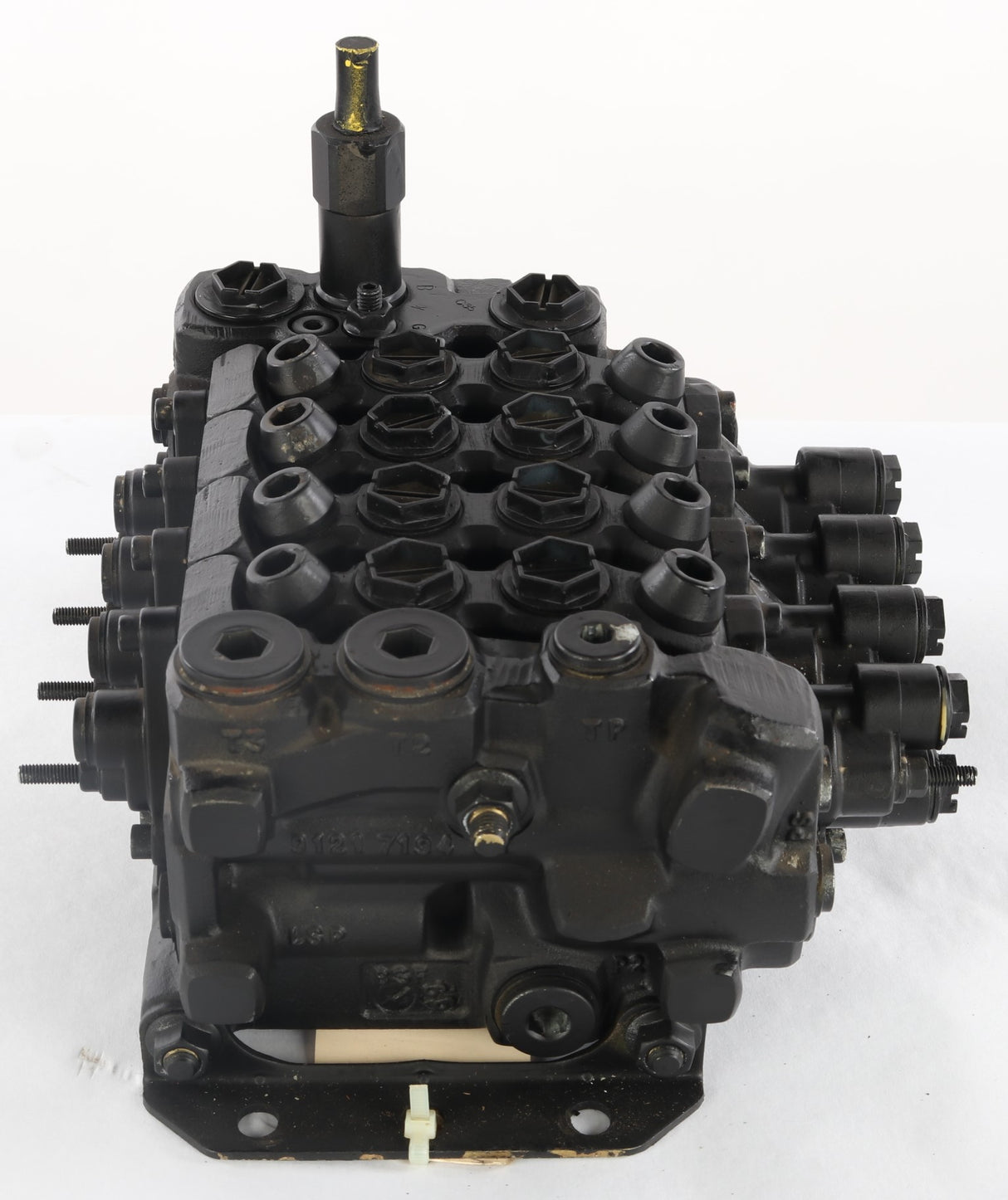 PARKER - L90LS-04-DE01-111D - FOUR SPOOL HYDRAULIC CONTROL VALVE